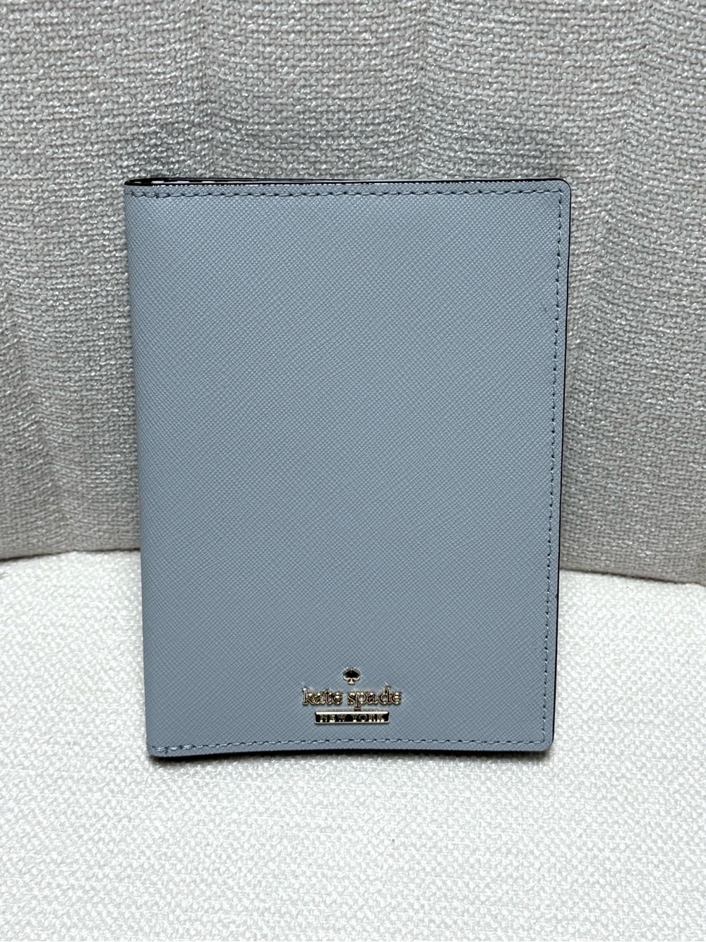 Kate Spade Light Gray Leather Passport Wallet - NWT